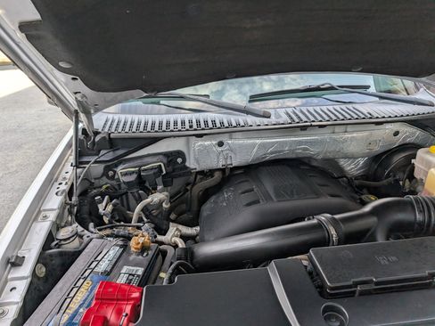 Used 2017 Ford Expedition Limited image 29