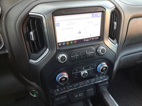 Used 2022 GMC Sierra 2500 Denali AWD/4WD image 25