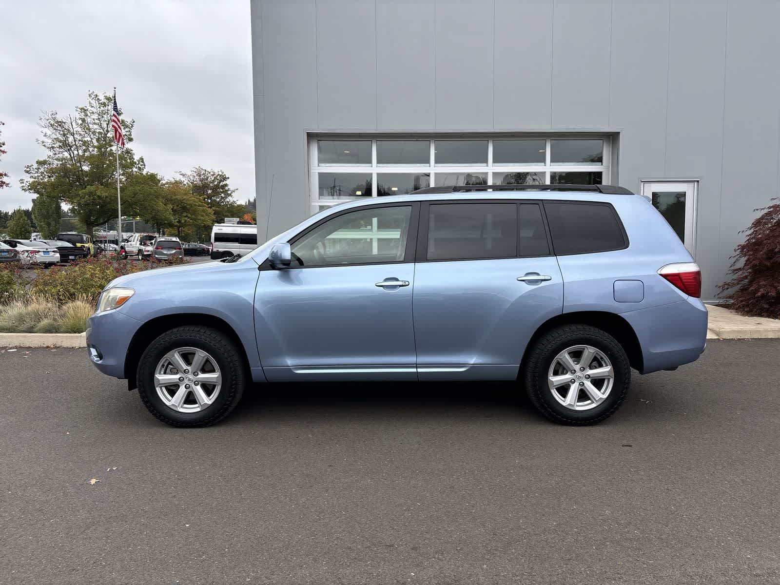 Used 2010 Toyota Highlander 4WD w/ Extra Value Pkg 2 image 2