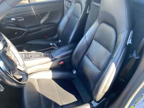 Used 2017 Porsche 718 Boxster S image 11