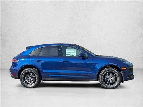 Certified 2025 Porsche Macan image 8