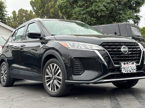 Used 2021 Nissan Kicks SV FWD image 2
