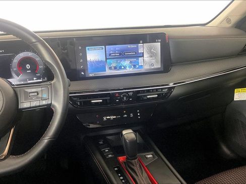 Used 2025 Nissan Kicks SR FWD image 8