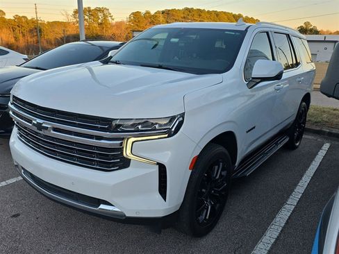 Used 2022 Chevrolet Tahoe LT w/ Luxury Package image 5