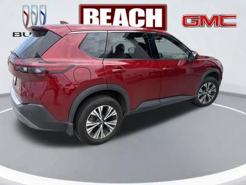 Used 2021 Nissan Rogue SV FWD image 3