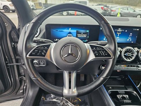Used 2025 Mercedes-Benz GLA 250 4MATIC image 11