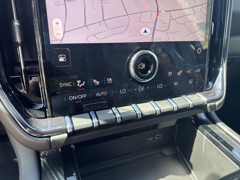 New 2026 GMC Yukon AT4 w/ AT4 Premium Plus Package AWD/4WD image 17