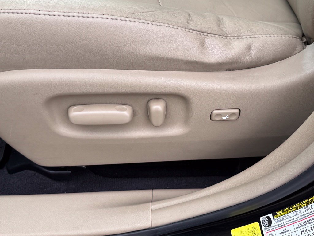 Used 2012 Toyota Highlander SE w/ Protection Pkg AWD/4WD image 25