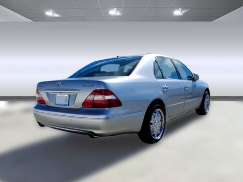 Used 2004 Lexus LS 430 image 9