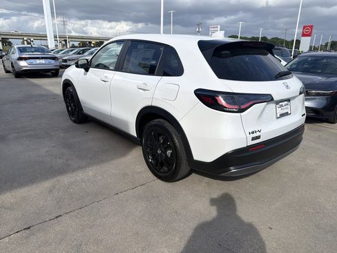 New 2026 Honda HR-V Sport image 9