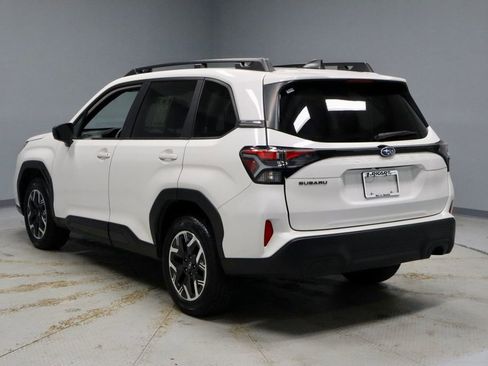 Used 2025 Subaru Forester Premium image 9