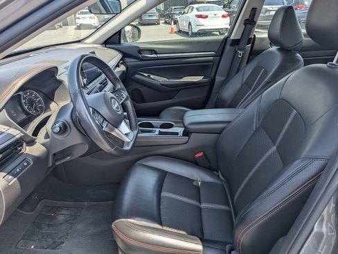 Used 2024 Nissan Altima 2.5 SR FWD image 25