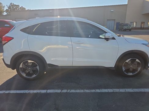 Used 2018 Honda HR-V EX-L image 7
