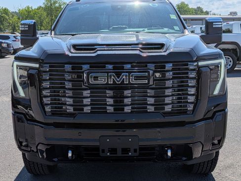 New 2026 GMC Sierra 2500 Denali Ultimate w/ LPO, Black Badging Package AWD/4WD image 2