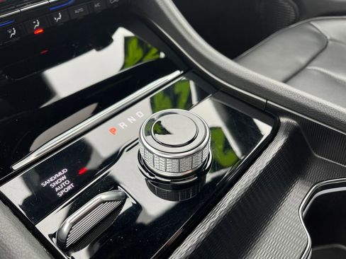 Used 2024 Jeep Grand Cherokee L Limited w/ Luxury Tech Group II image 31