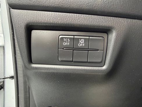 Used 2018 MAZDA CX-5 Touring image 25