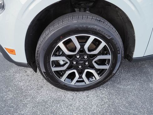 Used 2024 Ford Maverick Lariat image 34