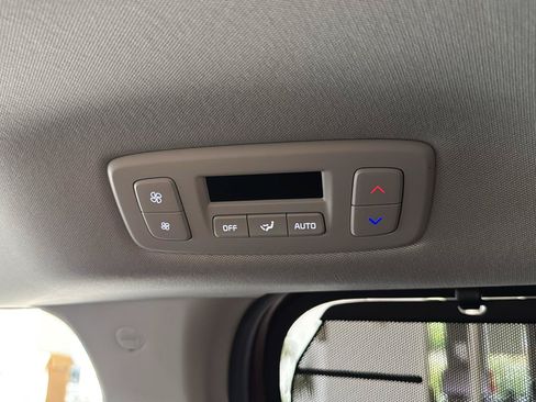 Used 2025 Kia Carnival SX FWD image 23