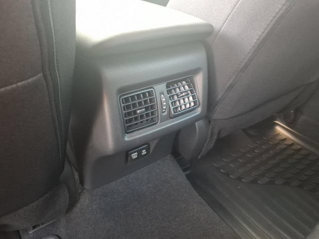 Used 2025 Toyota Camry LE w/ Convenience Package FWD image 9