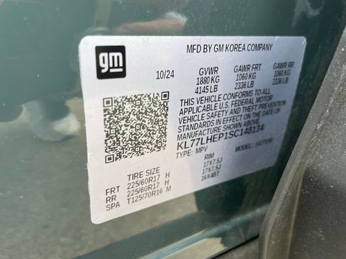 Used 2025 Chevrolet Trax LT FWD image 41