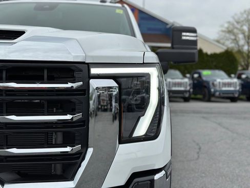 New 2026 GMC Sierra 2500 SLE w/ SLE Value Package; AWD/4WD image 33