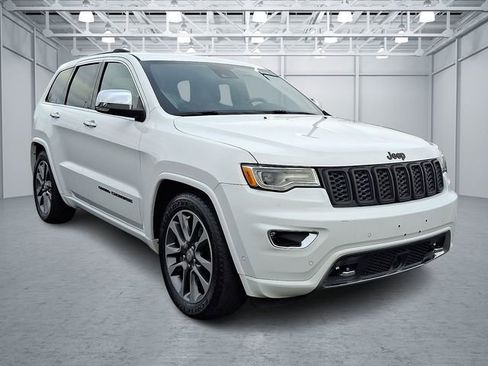 Used 2018 Jeep Grand Cherokee Overland image 3