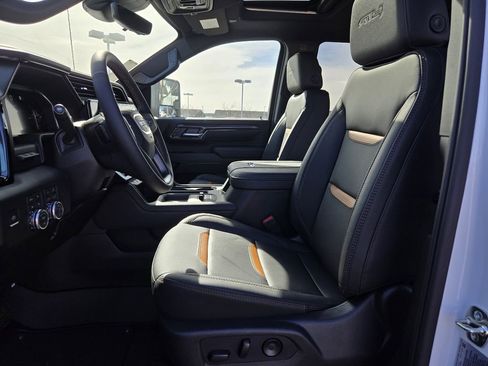 New 2026 GMC Sierra 2500 AT4 w/ Technology Package image 4