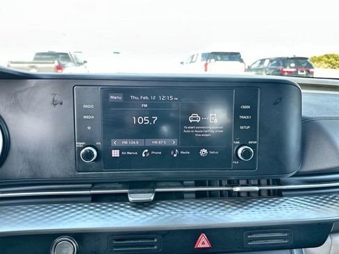 Used 2024 Kia Carnival LX image 12