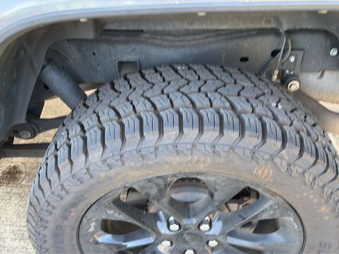 Used 2023 Jeep Gladiator Overland image 3