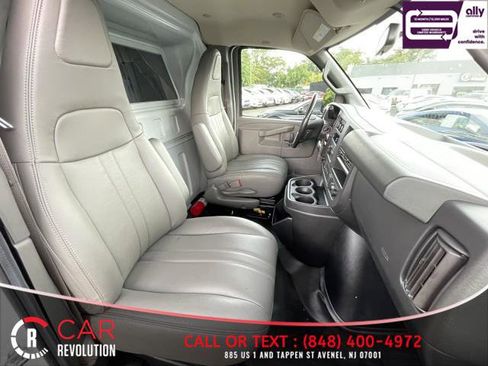 Used 2019 Chevrolet Express 2500 Extended w/ Enhanced Convenience Package image 26