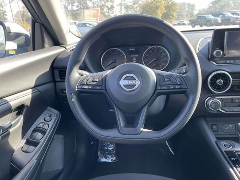 Used 2025 Nissan Sentra S image 12