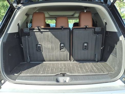 Used 2025 Nissan Pathfinder Platinum w/ Cargo Package AWD/4WD image 16