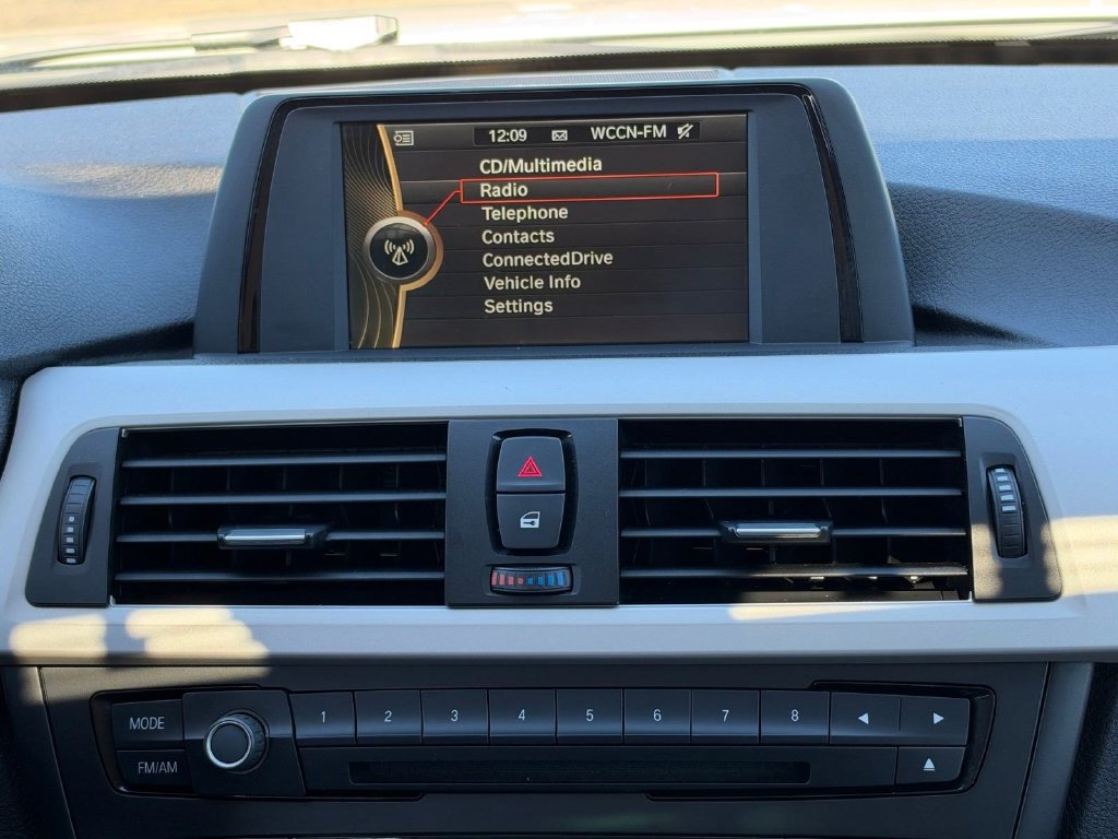 Used 2014 BMW 320i xDrive Sedan AWD/4WD image 14