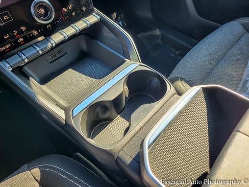 Used 2025 GMC Terrain Elevation image 17