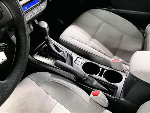 Used 2015 Toyota Corolla LE FWD image 17
