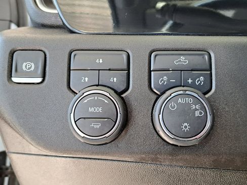 Used 2024 Chevrolet Silverado 2500 LT image 15