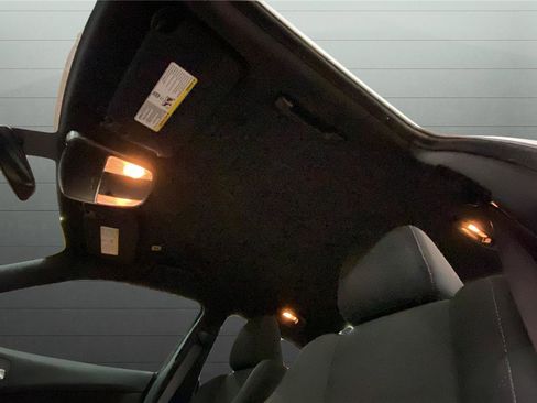 Used 2023 Dodge Charger SXT image 3