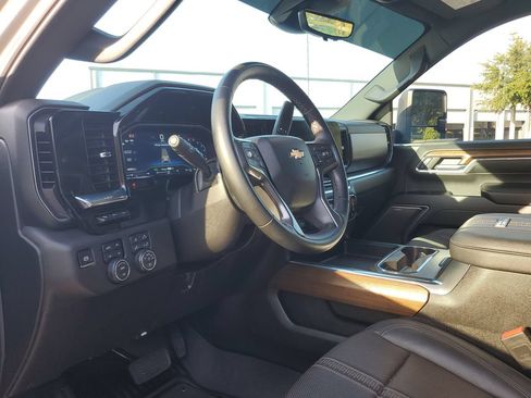 Used 2024 Chevrolet Silverado 2500 High Country w/ Technology Package AWD/4WD image 20
