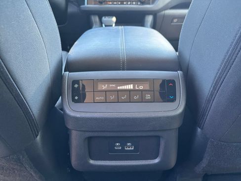 Used 2025 Nissan Pathfinder SV FWD image 24