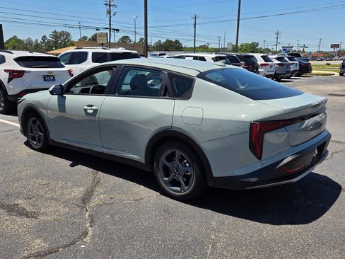 Used 2025 Kia K4 FWD image 9
