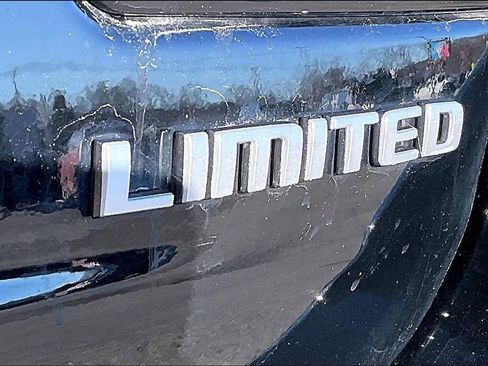 Certified 2024 Jeep Grand Cherokee Limited image 27