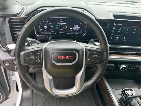 Used 2024 GMC Sierra 1500 Elevation w/ Preferred Package AWD/4WD image 17