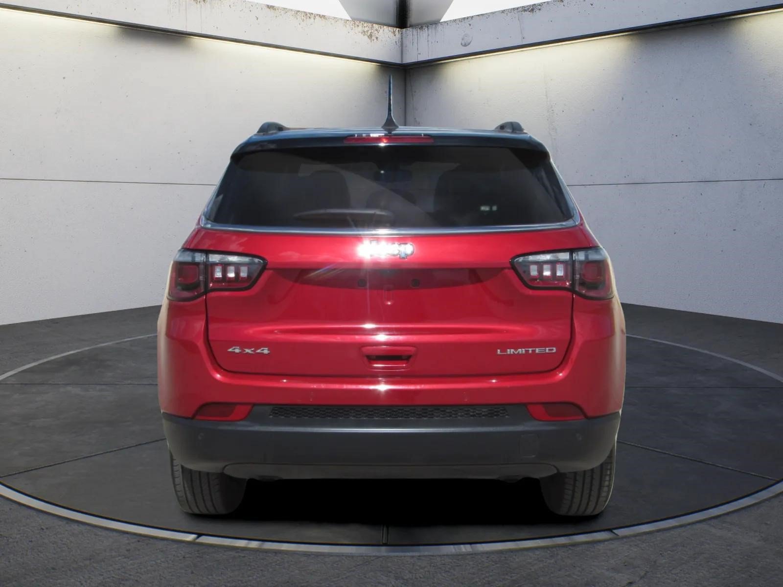 Used 2025 Jeep Compass Limited AWD/4WD image 7