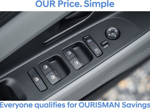 New 2025 Hyundai Elantra Limited image 36