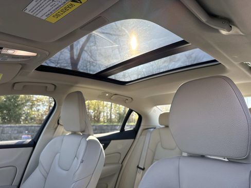 Used 2024 Volvo S60 B5 Ultimate w/ Climate Package image 9