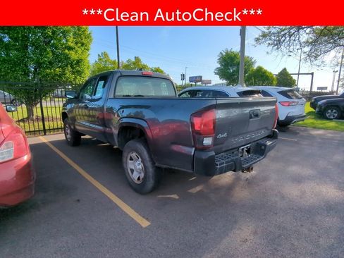 Used 2018 Toyota Tacoma SR w/ Four Season Floor Mat Package AWD/4WD image 4