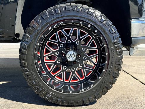 Used 2020 Chevrolet Silverado 1500 LT image 16