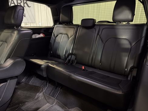 Used 2019 Ford Expedition Limited RWD image 11