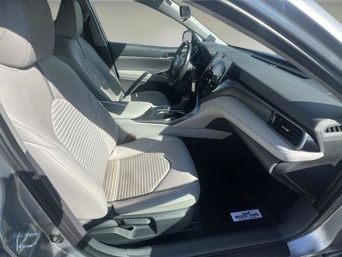 Used 2024 Toyota Camry SE image 13