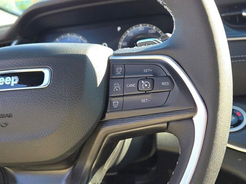 New 2025 Jeep Grand Cherokee Laredo X w/ Luxury Tech Group I image 34